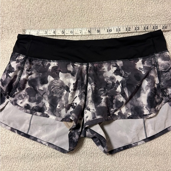 Lululemon Run Times Shorts Mini Obscurred Black Dusty Mauve / Black White Floral - Picture 6 of 15